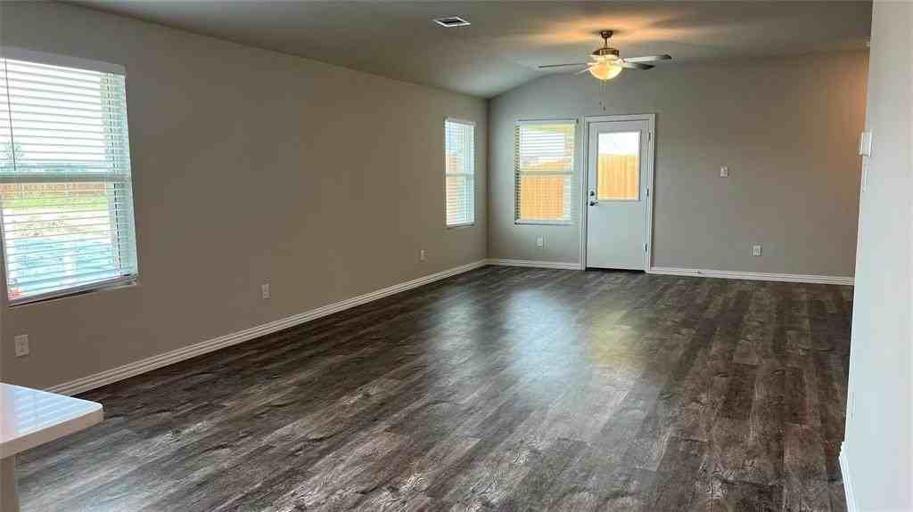 3242 Deckard Dr - Photo 4 of 33