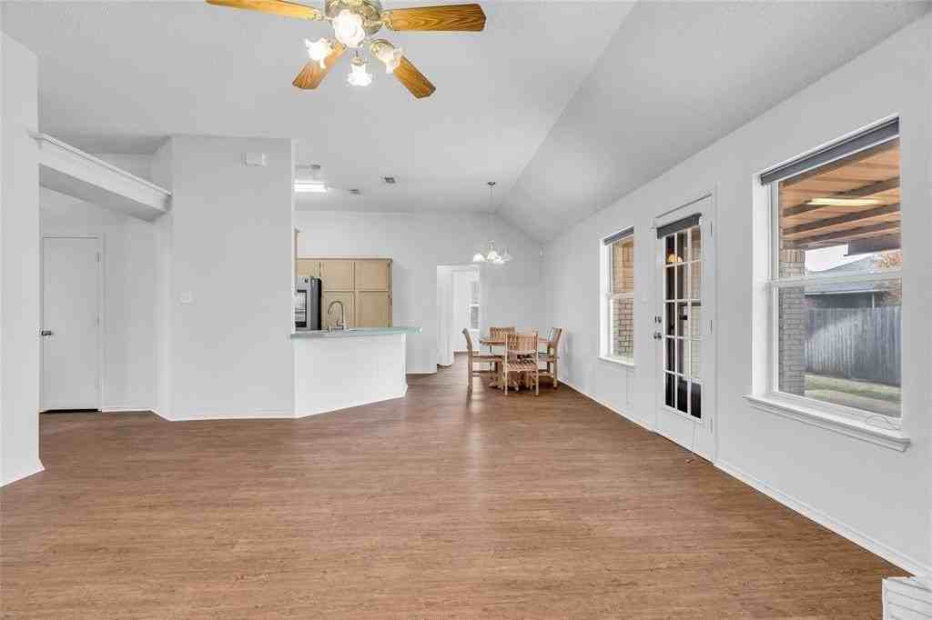 8464 Ruthette Dr - Photo 7 of 32