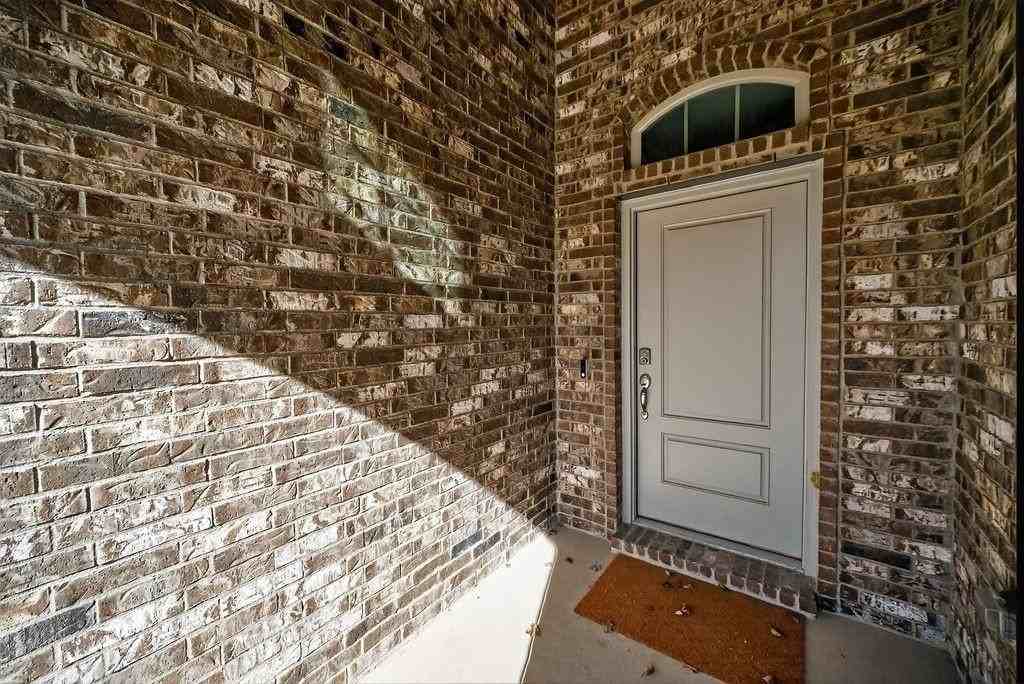 10601 Autumn Leaves Ln - Photo 4 of 32