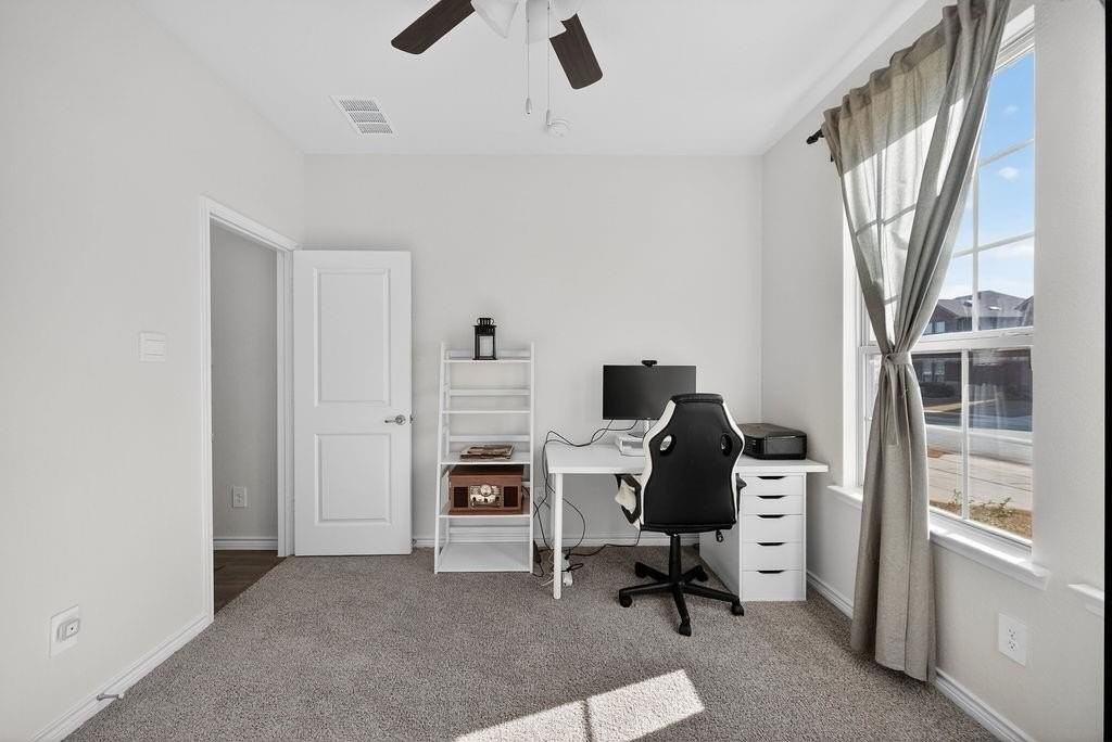 10601 Autumn Leaves Ln - Photo 7 of 32