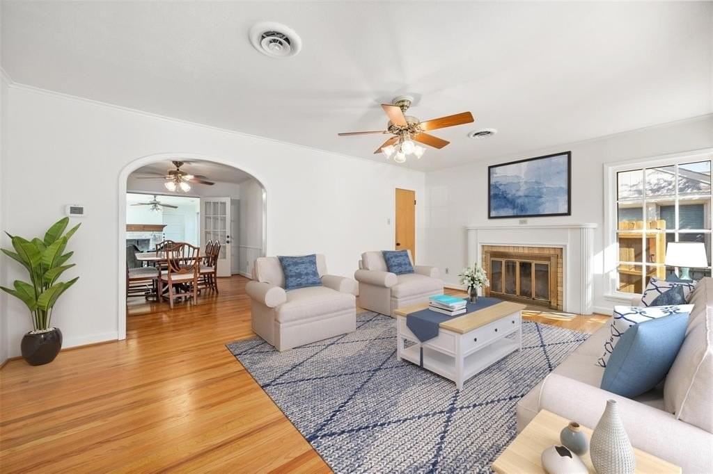 3616 Harwen Ter - Photo 4 of 16