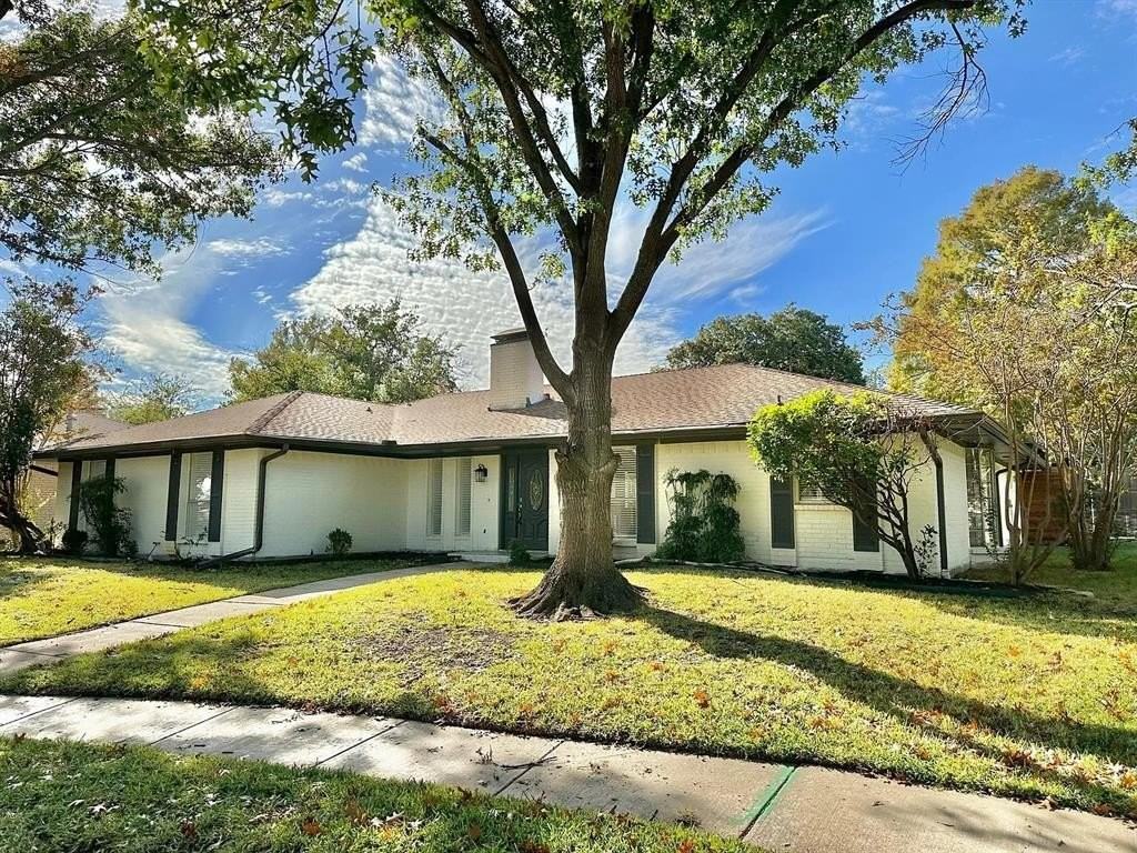 2345 Monticello Cir - Photo 2 of 40