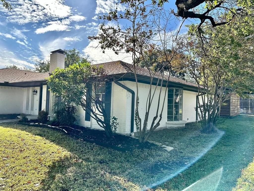 2345 Monticello Cir - Photo 3 of 40