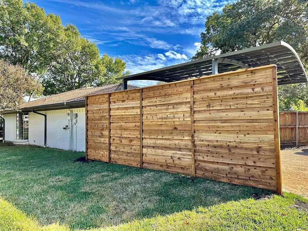 2345 Monticello Cir - Photo 4 of 40