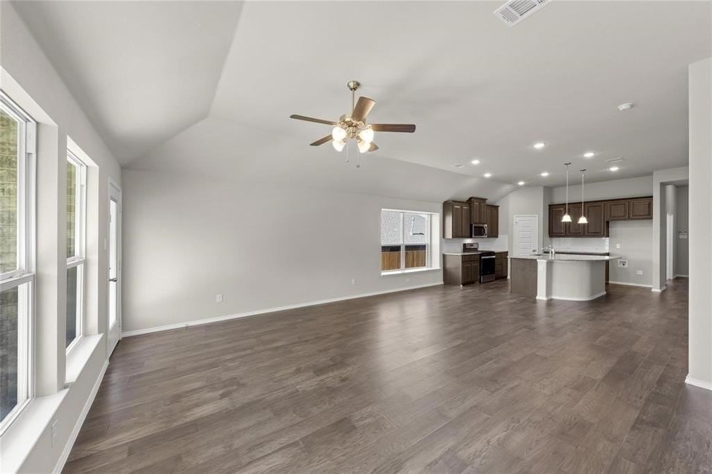 1813 Agarito Dr - Photo 5 of 15