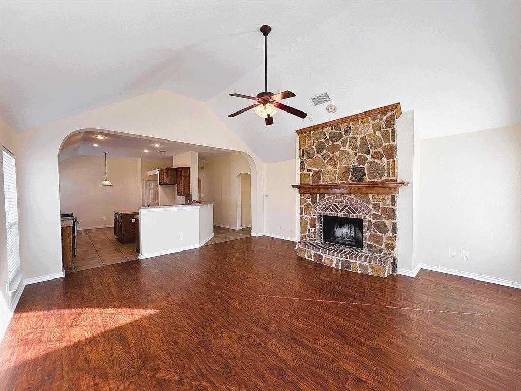 132 Cassandra Dr - Photo 2 of 17