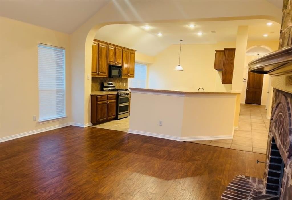 132 Cassandra Dr - Photo 3 of 17