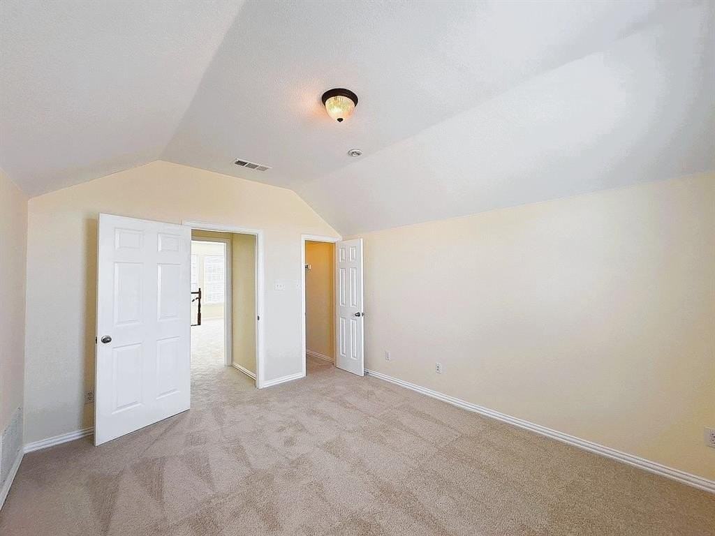 132 Cassandra Dr - Photo 6 of 17