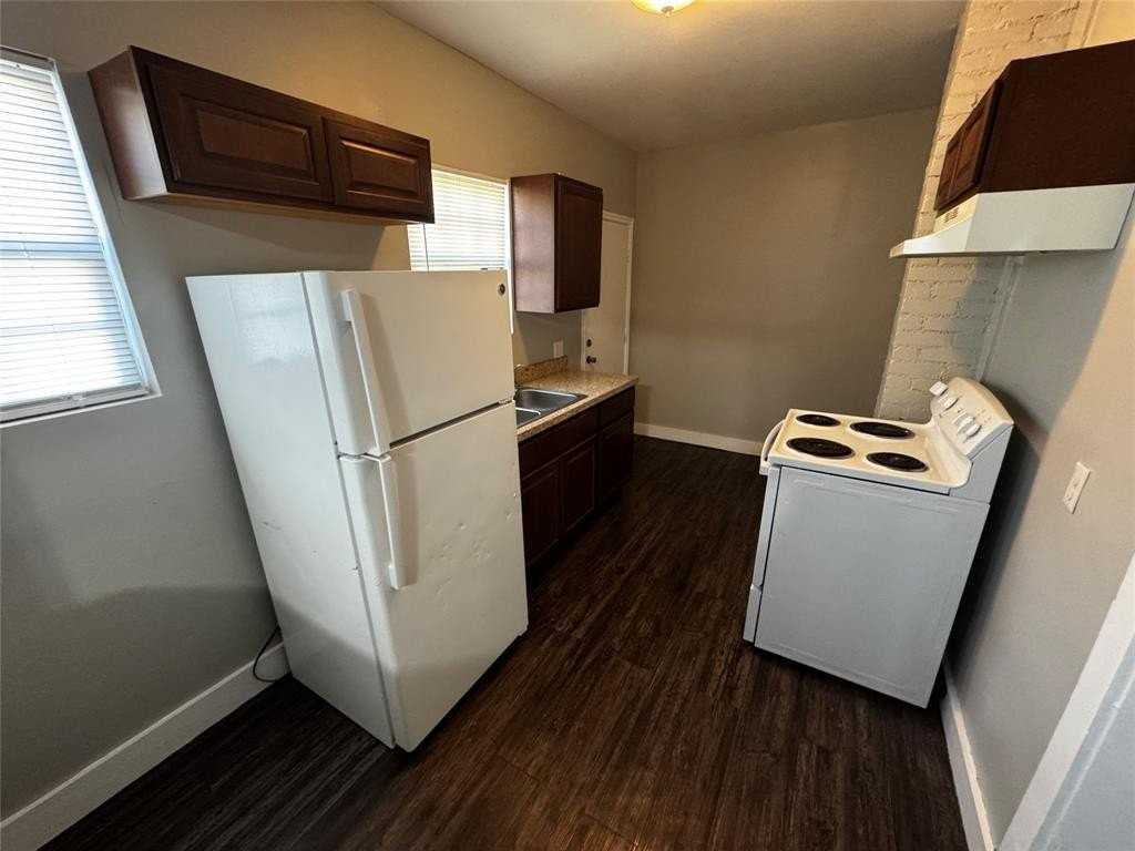 3514 Meadow St - Photo 4 of 10