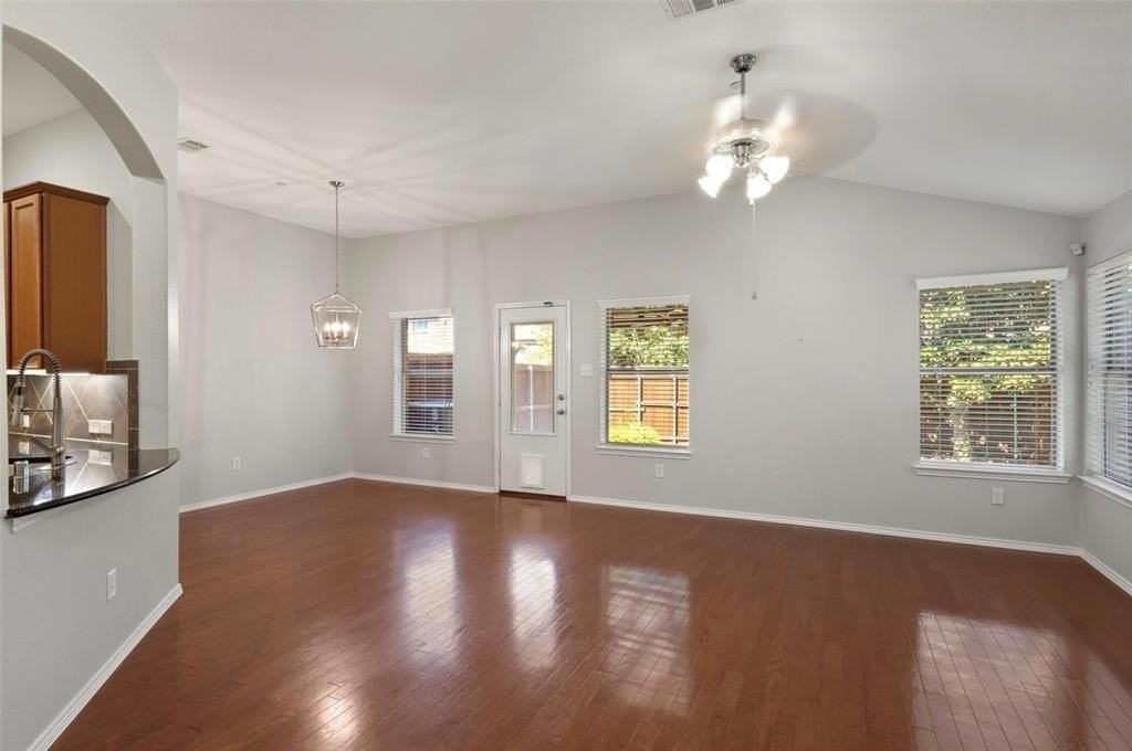 1034 Lucy Ln - Photo 2 of 11