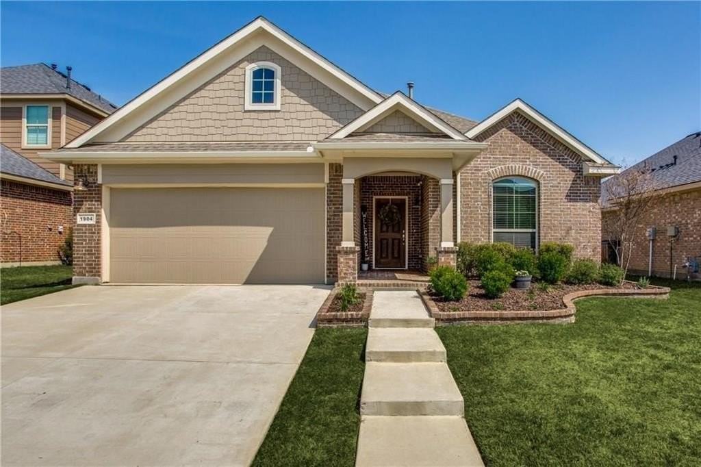 1904 Henderson Dr - Photo 2 of 25