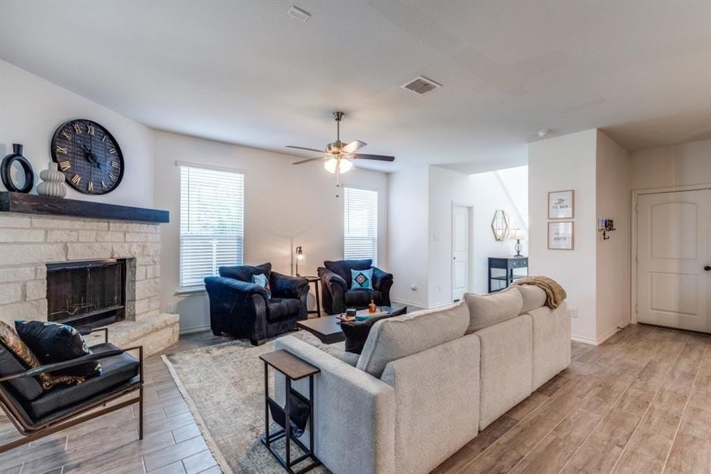 617 Presidio St - Photo 7 of 25