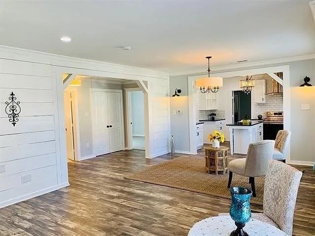 602 S Chestnut St - Photo 5 of 24