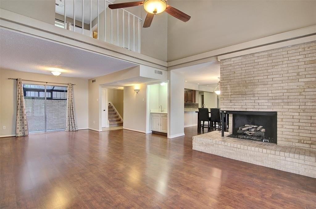 2933 Country Place Cir - Photo 4 of 34