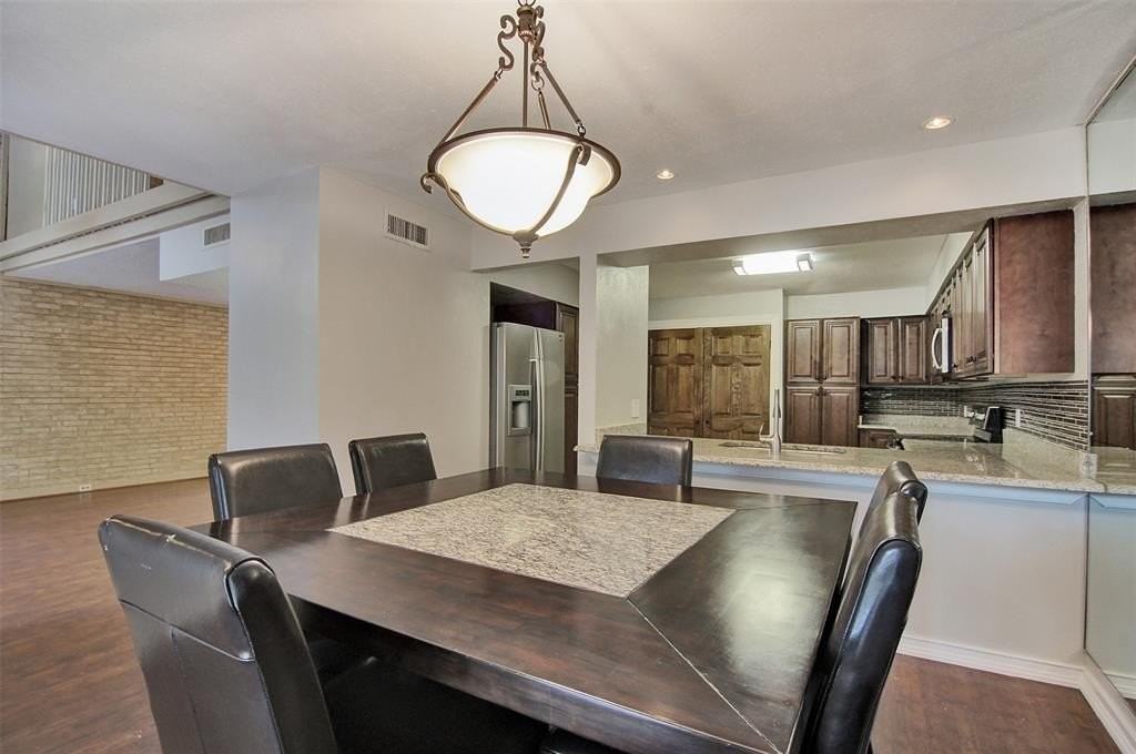 2933 Country Place Cir - Photo 7 of 34