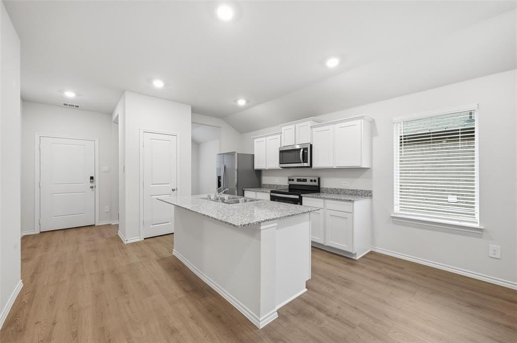 4306 Carnation Dr - Photo 5 of 19