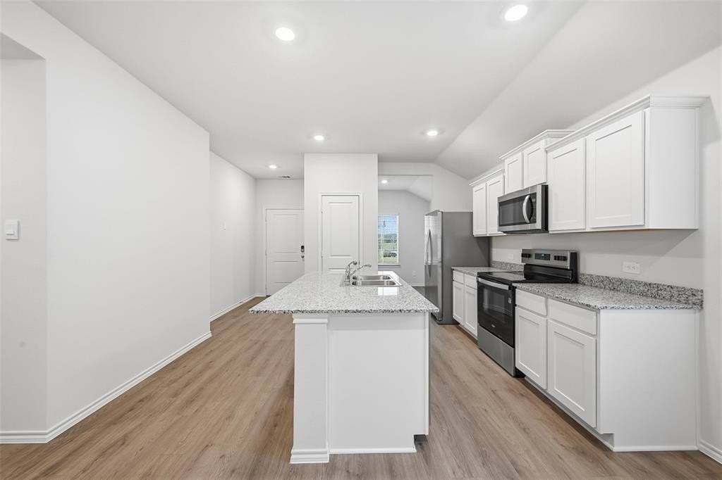 4306 Carnation Dr - Photo 6 of 19