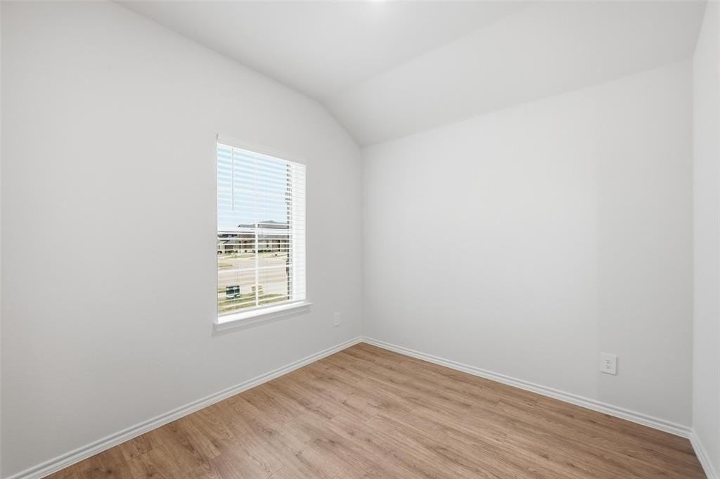 4306 Carnation Dr - Photo 7 of 19