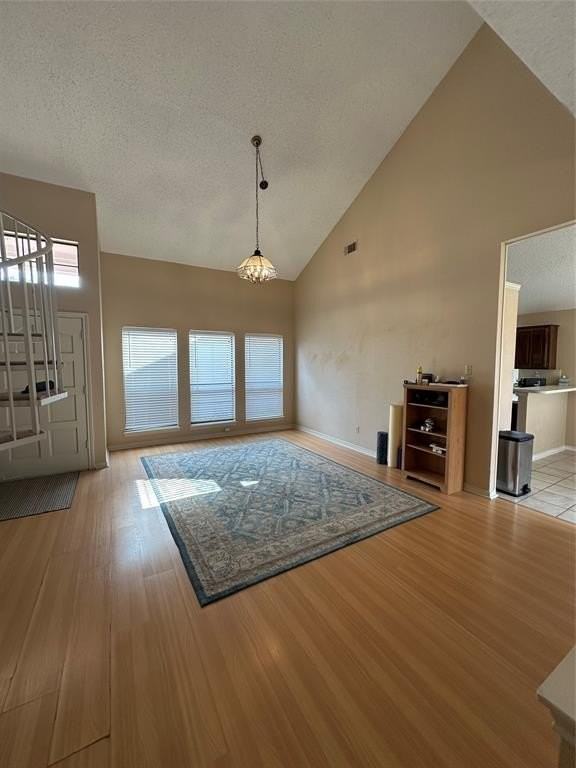 412 Dillard Ln - Photo 2 of 24