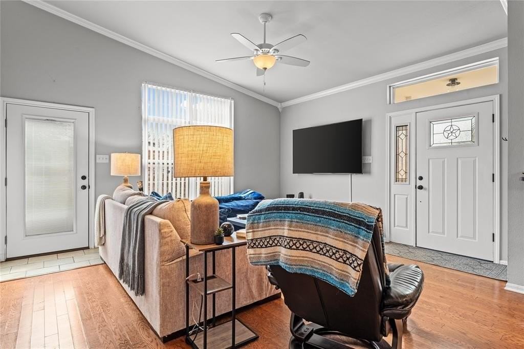 328 Wagon Wheel Cir - Photo 5 of 28