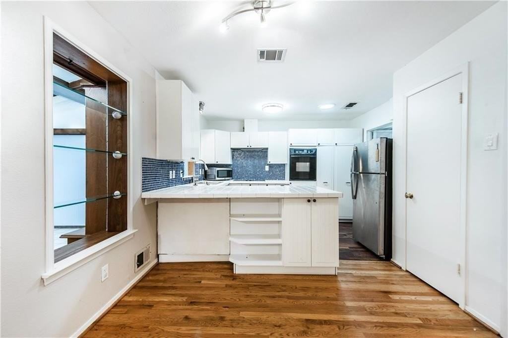 7521 Brentcove Cir - Photo 5 of 19