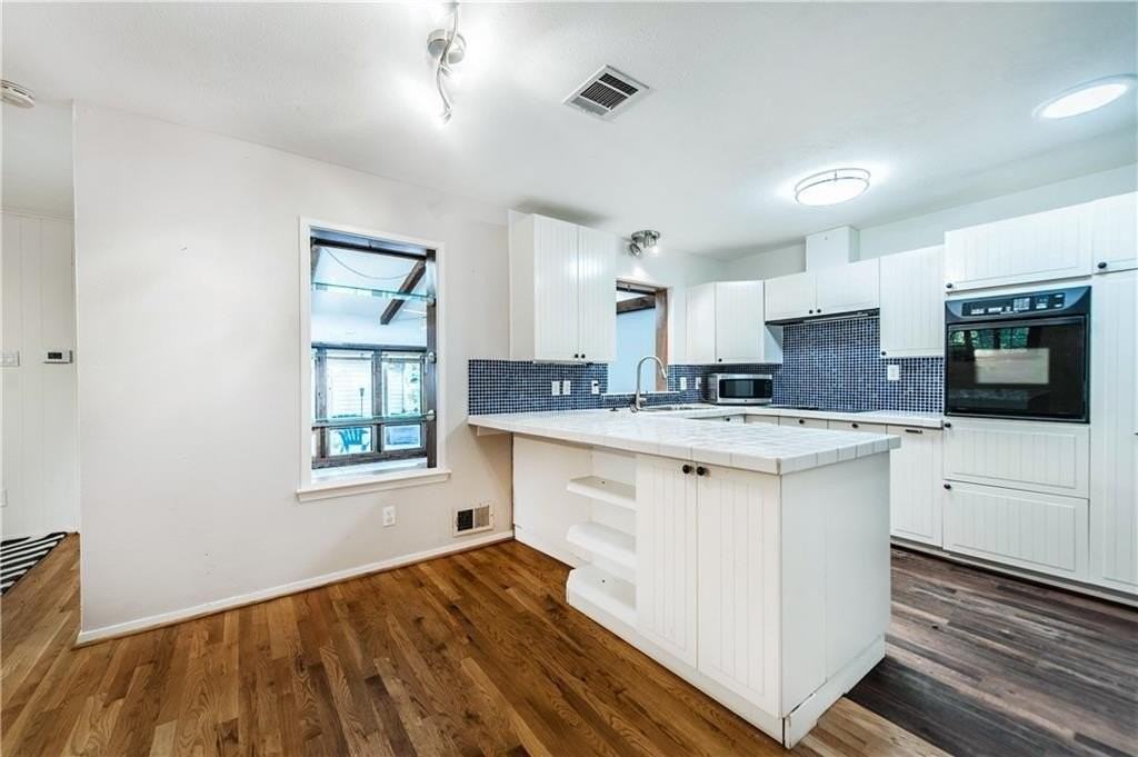 7521 Brentcove Cir - Photo 6 of 19