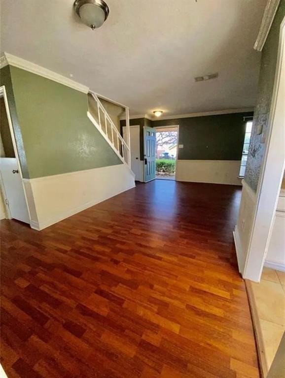 2204 Foxcroft Ln - Photo 4 of 13