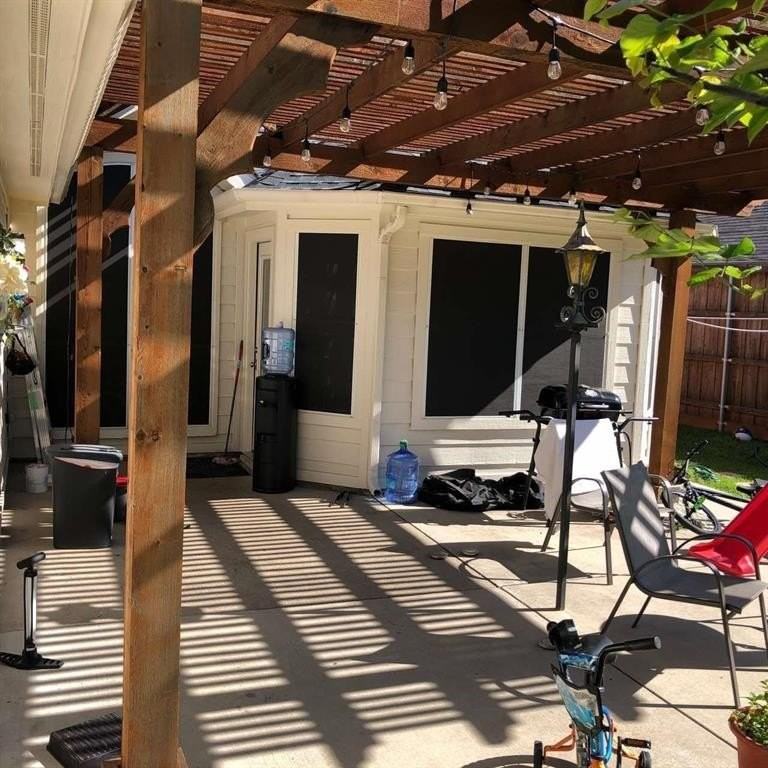 1202 Defford Ln - Photo 3 of 11