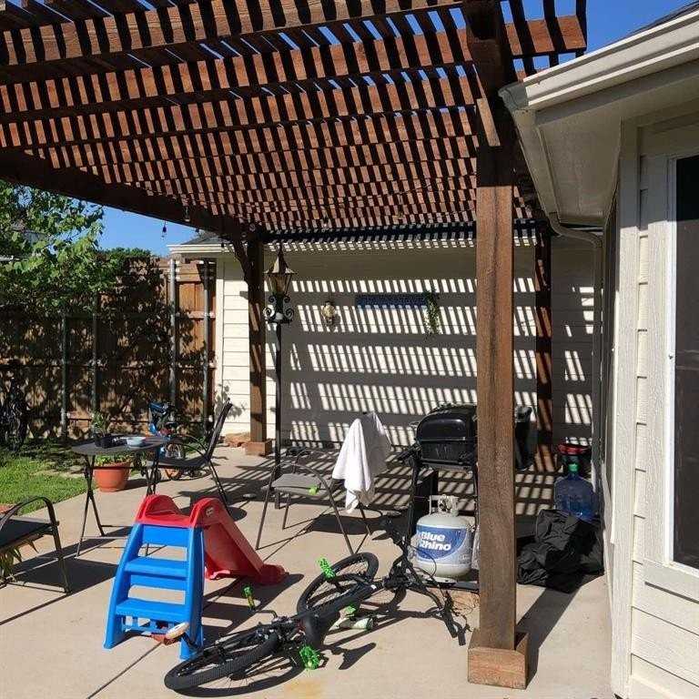 1202 Defford Ln - Photo 5 of 11