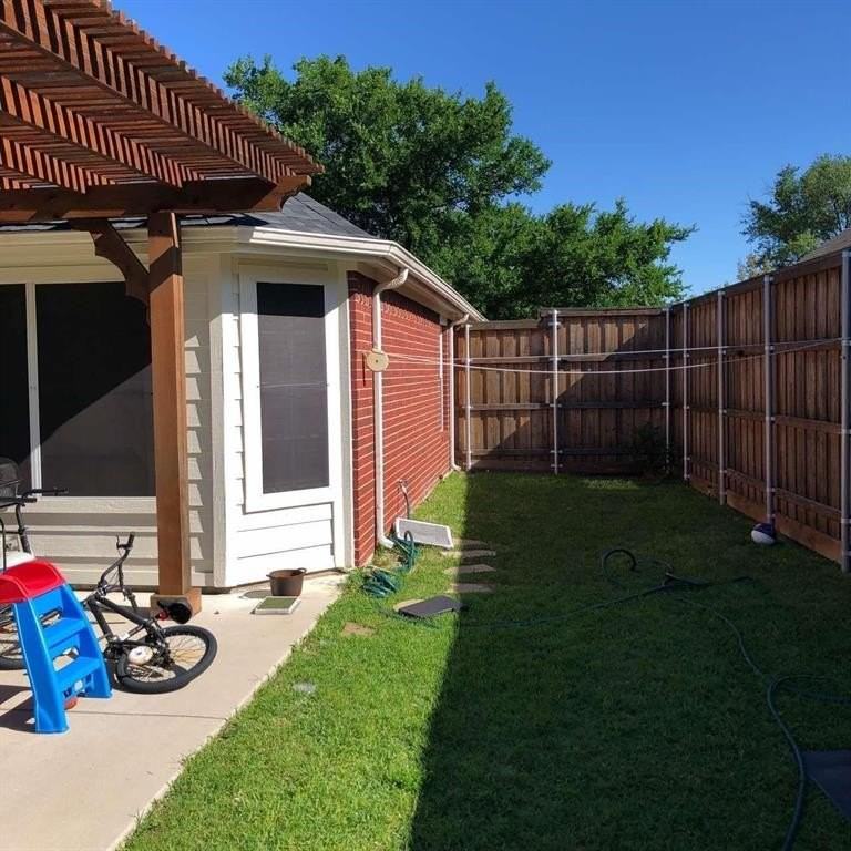 1202 Defford Ln - Photo 6 of 11