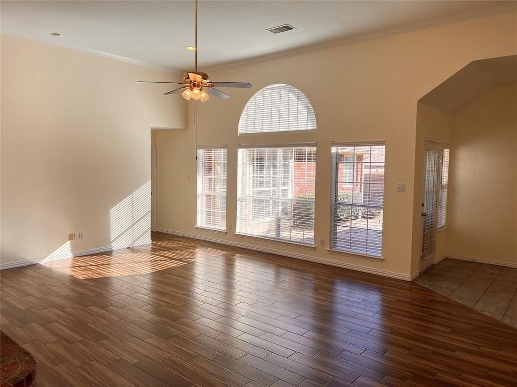 2312 Eldger Dr - Photo 3 of 40