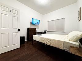 featured image of Tiny Tim Ln