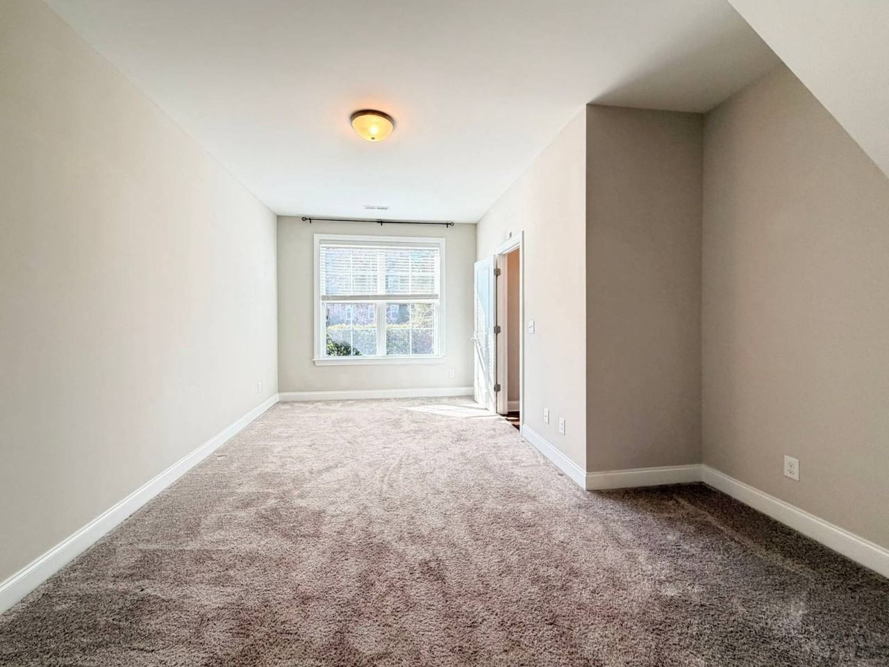 831 Bankston Woods Way - Photo 5 of 42