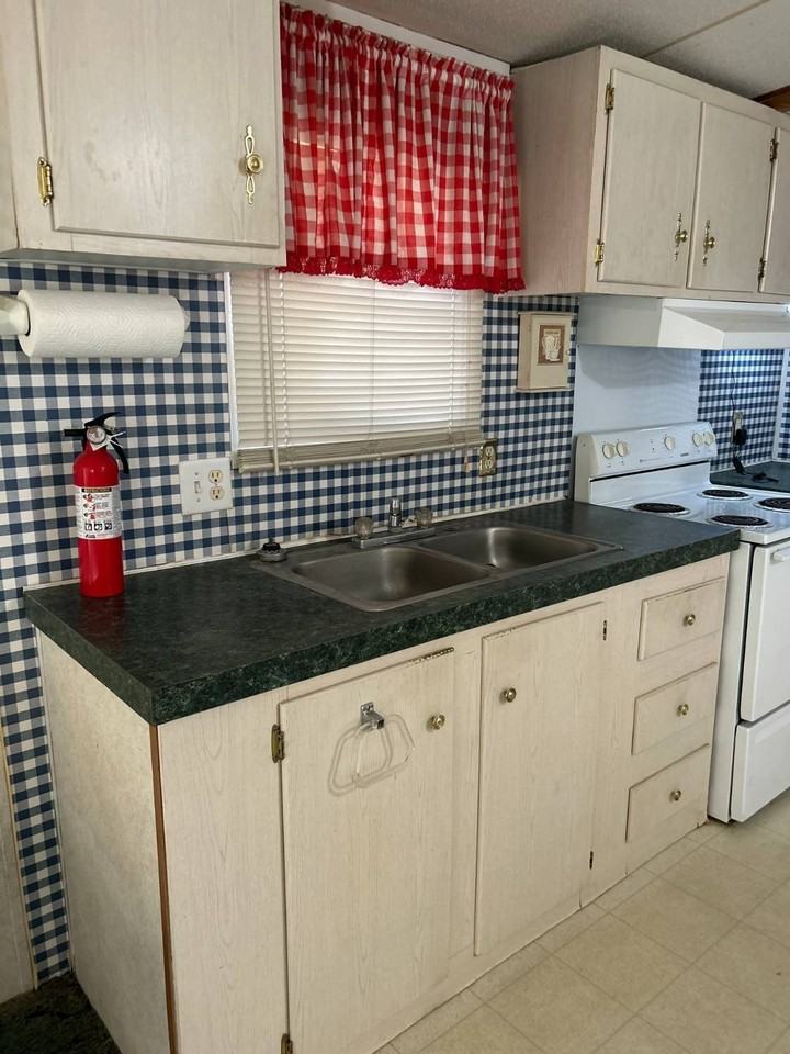 3451 Blue Ridge Cir - Photo 6 of 18