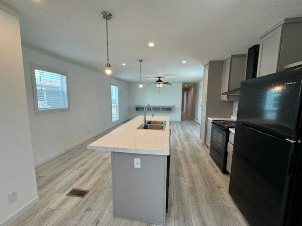 17 Bonnet Ct #104 - Photo 2 of 11