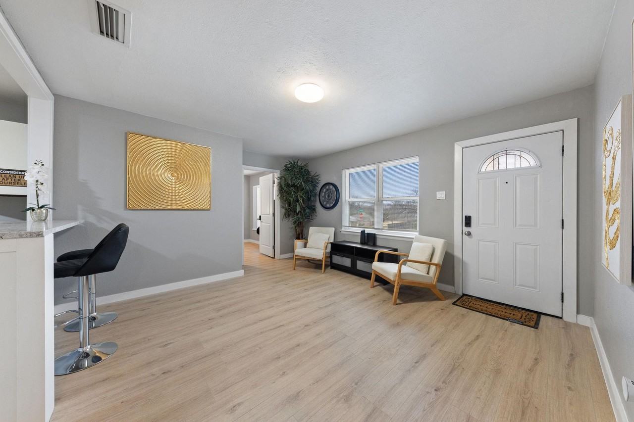 Golden Hills Dr - Photo 4 of 21