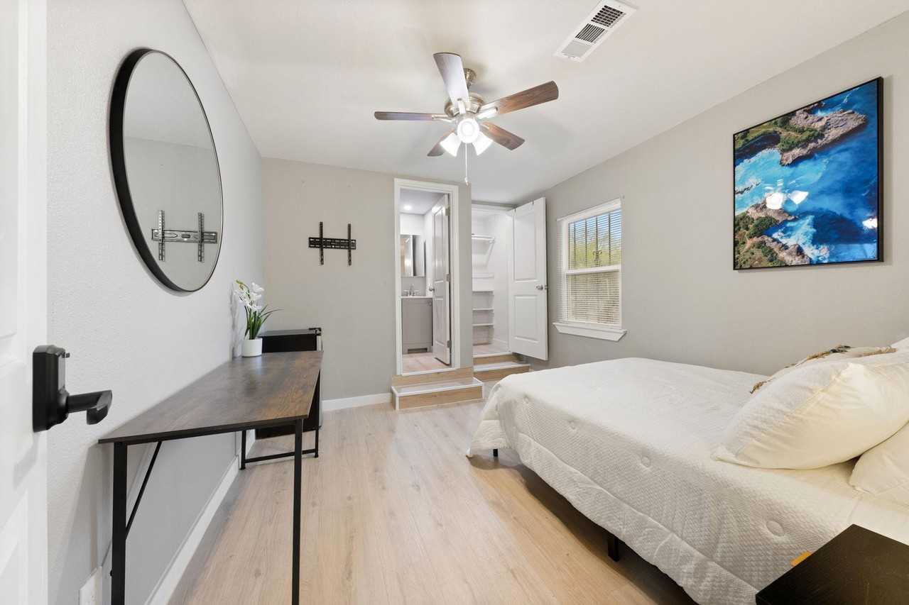 Golden Hills Dr - Photo 6 of 21