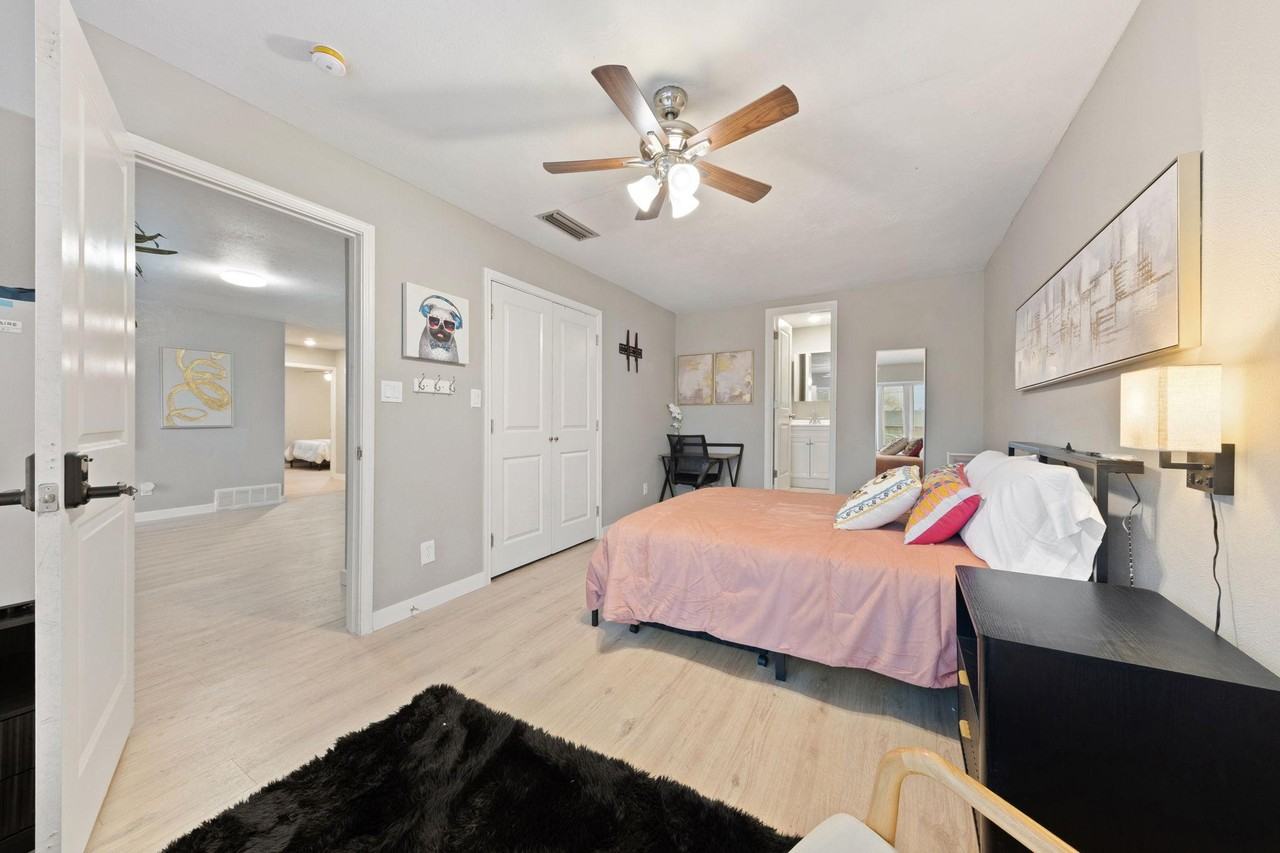 Golden Hills Dr - Photo 7 of 21