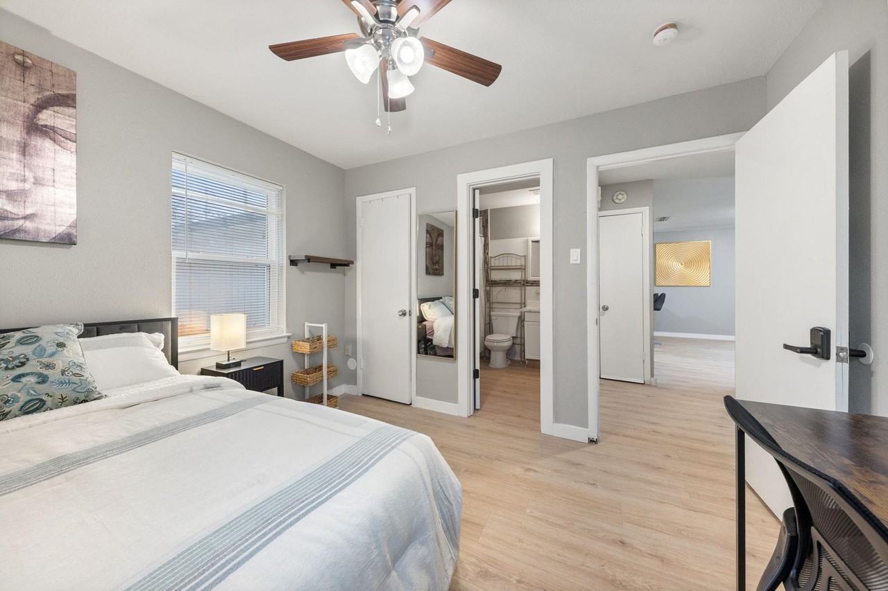 Golden Hills Dr - Photo 6 of 7