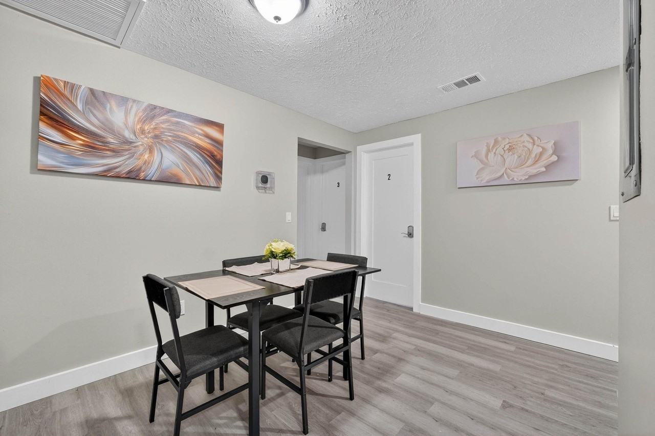 Phillips St - Photo 4 of 19