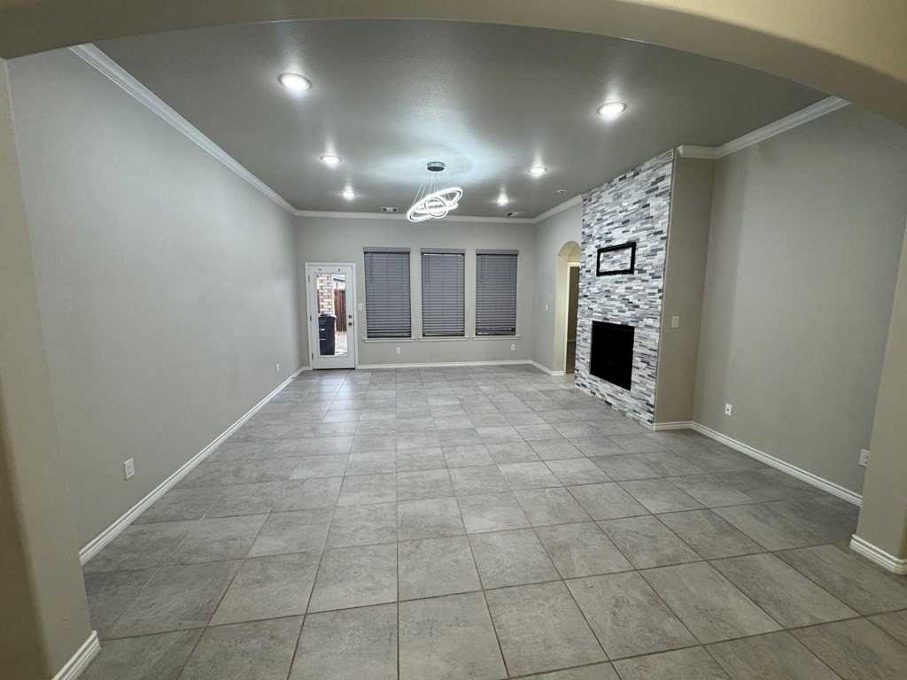 5209 Lamont Ave - Photo 3 of 16