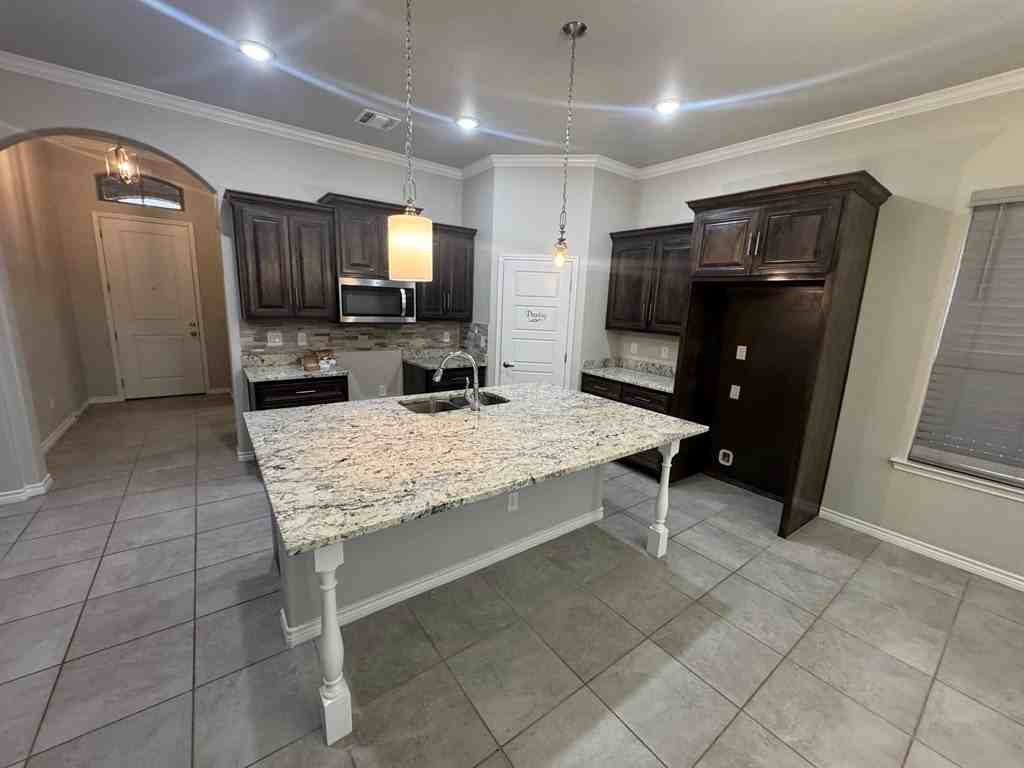 5209 Lamont Ave - Photo 4 of 16