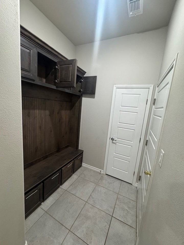 5209 Lamont Ave - Photo 6 of 16