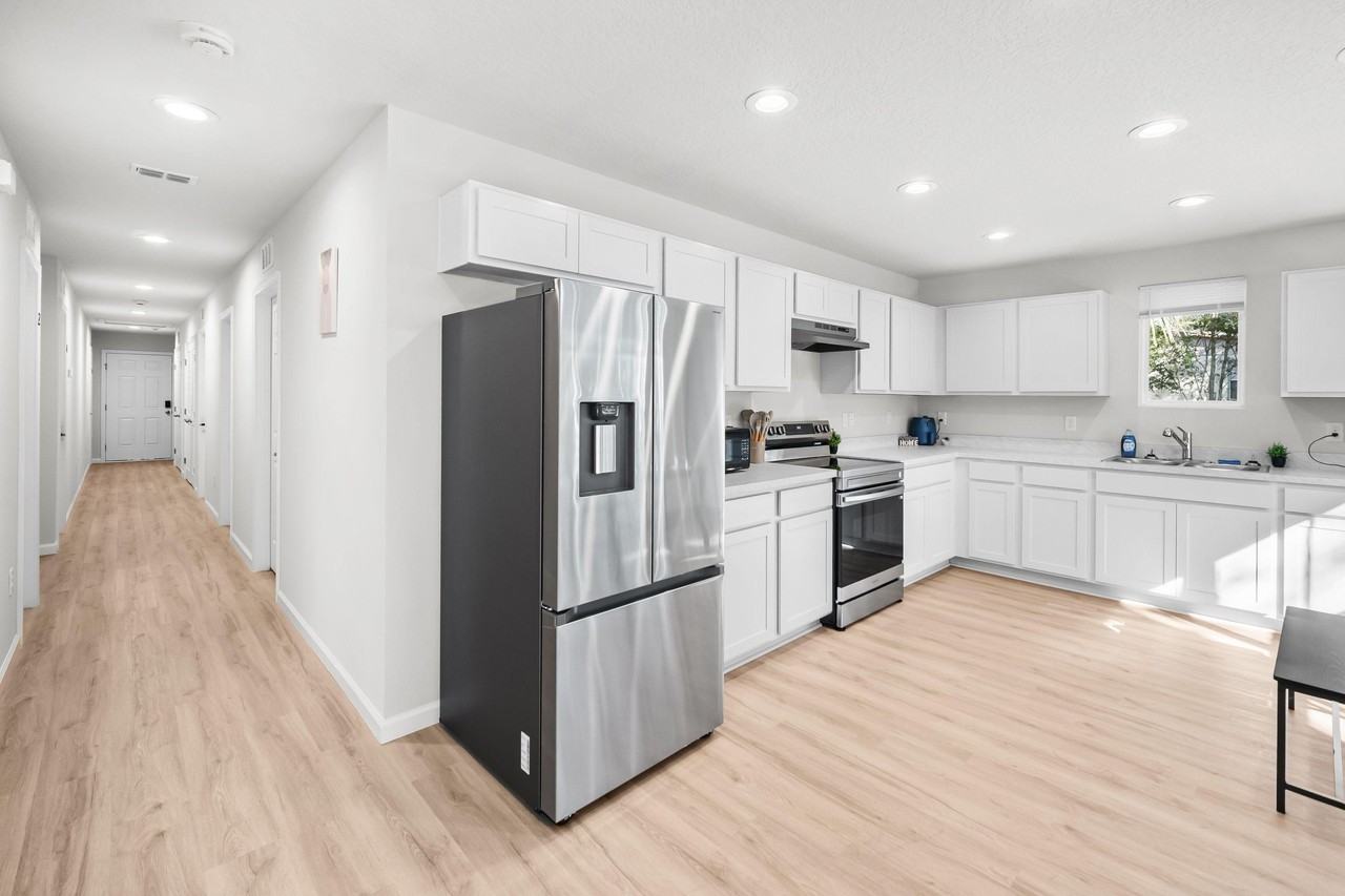 W 29th St - Photo 3 of 50