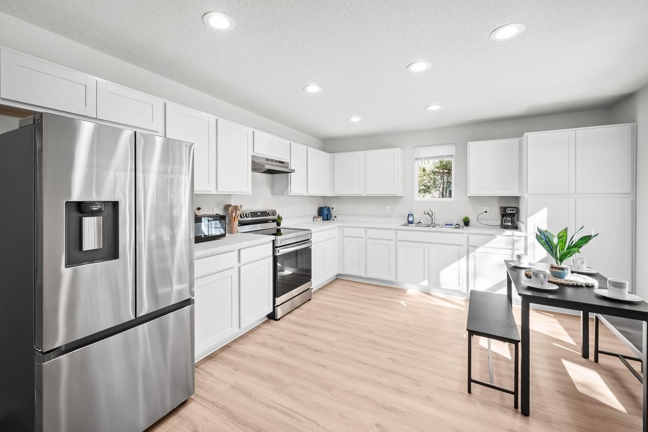 W 29th St - Photo 5 of 50