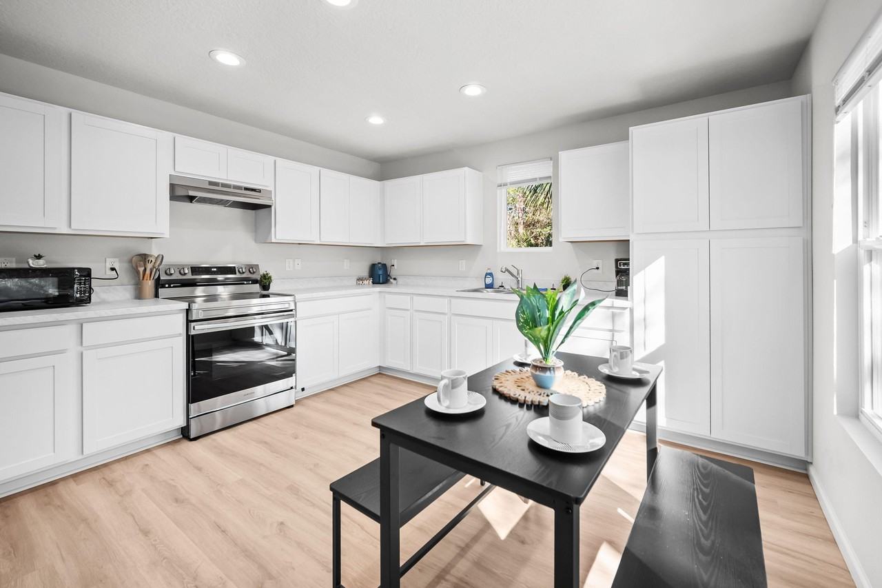 W 29th St - Photo 6 of 50