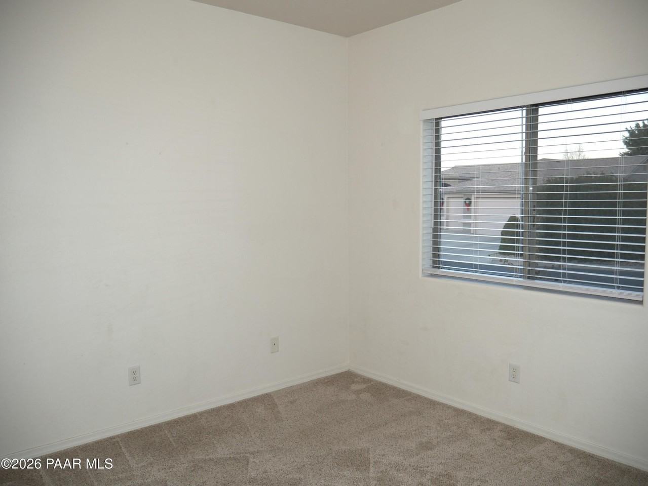 5474 N Ardmore Ave - Photo 6 of 13