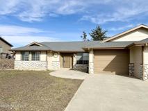 9490 E Catalina Dr Apt A #A - Photo 1 of 1