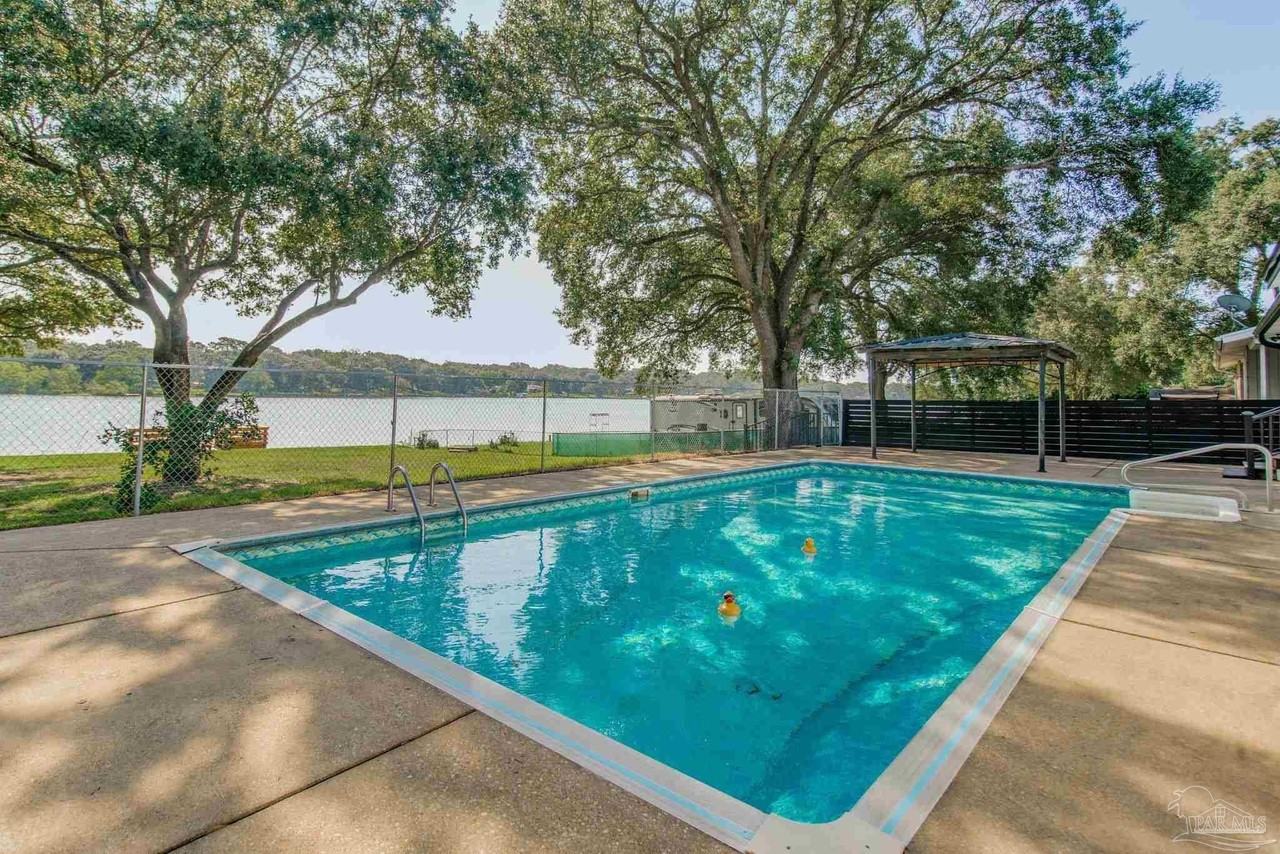 5894 W Shore Dr - Photo 4 of 37