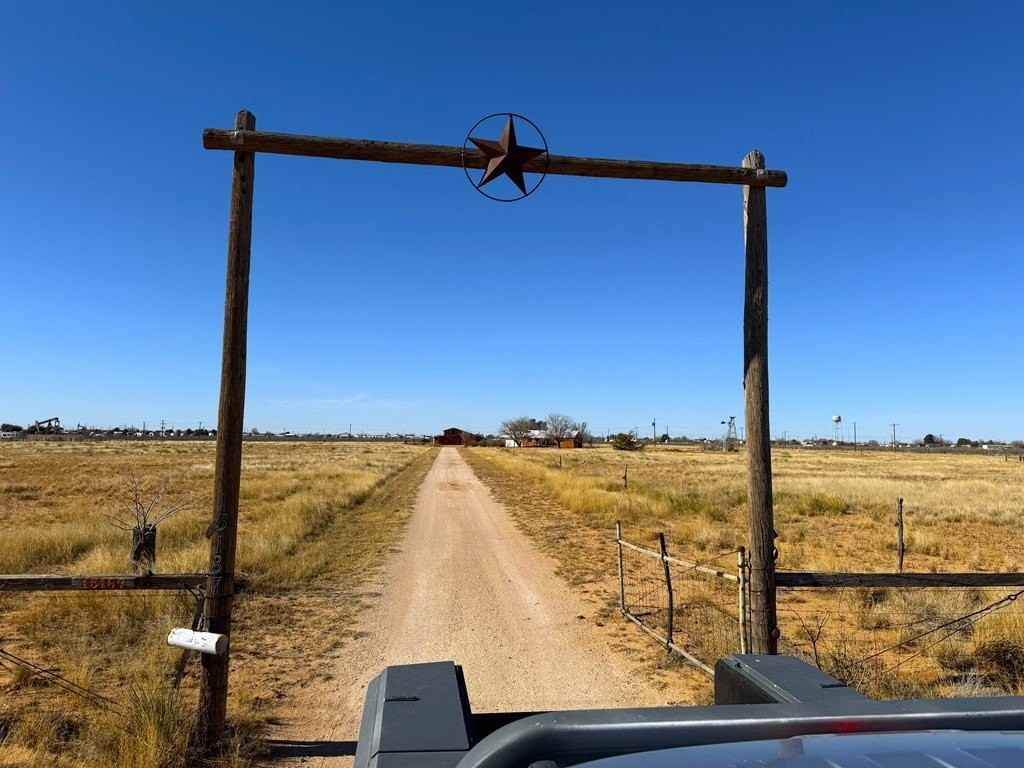 15187 N Pecan Ave - Photo 2 of 21